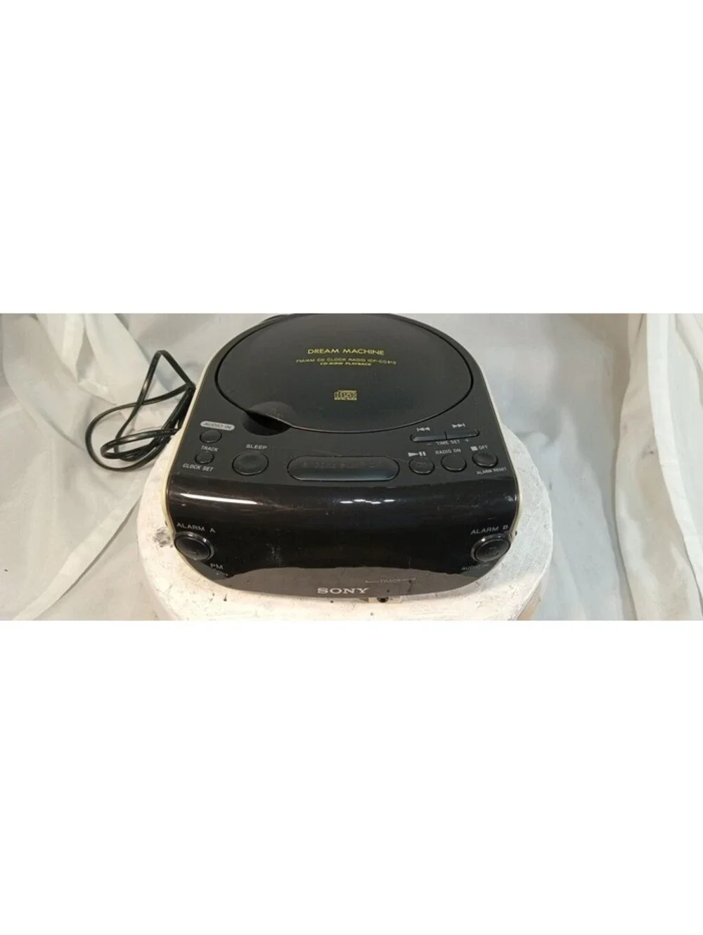 Sony Dream Machine ICF-CD815 CD Player AM/FM Dual Alarm Clock Radio Used